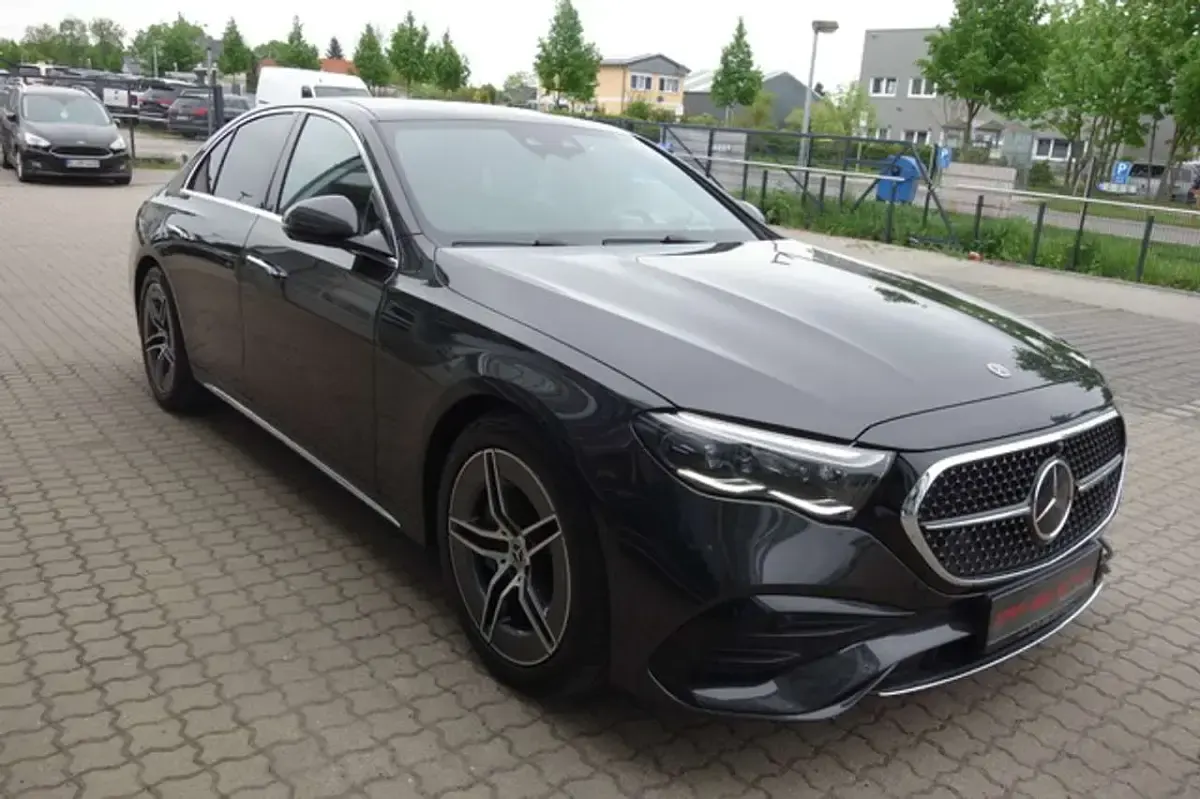 Gebraucht Mercedes E450 AMG line 367 PS (269 kW) 2025 Graphitgrau Limousine