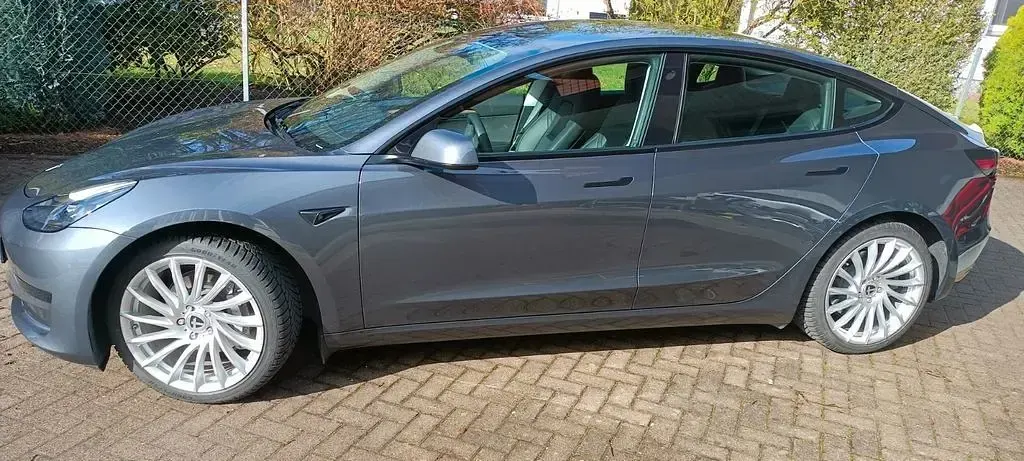 Used Tesla Model 3 RWD 208 kW (283 HP) 2022 Grey Sedan
