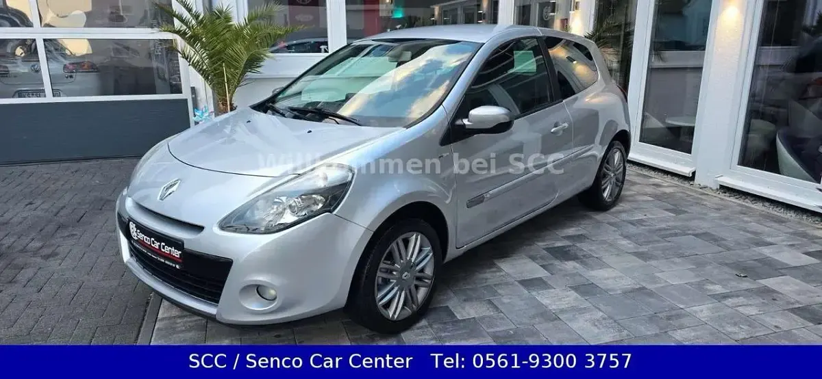Gebraucht Renault Clio III Night&Day 75 PS (55 kW) 2012 Platingrau Kleinwagen