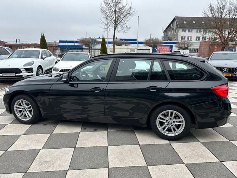 Gebraucht BMW 320 Advantage 190 PS (139 kW) 2018 Schwarz Kombi