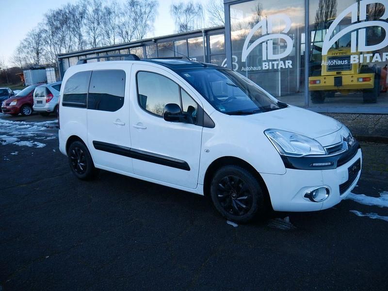 Gebraucht Citroën Berlingo SELECTION 92 PS (67 kW) 2012 Weiß Van / Kleinbus