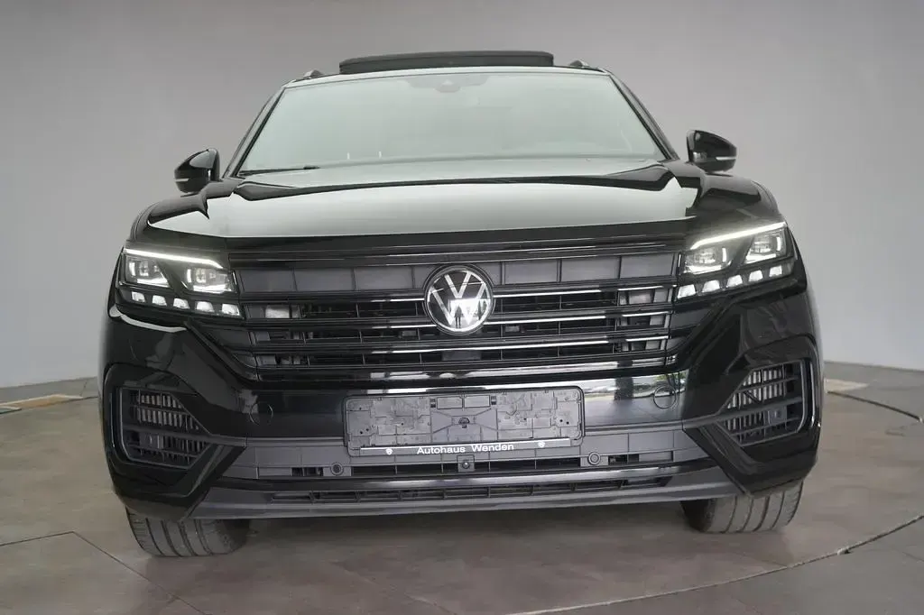 Gebraucht VW Touareg R 462 PS (339 kW) 2023 Grenadilla black SUV