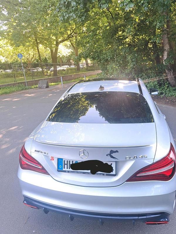 Silber Gebraucht 2016 Mercedes CLA250 Limousine | 16.000 € (Guter Preis) - Bild 1/4