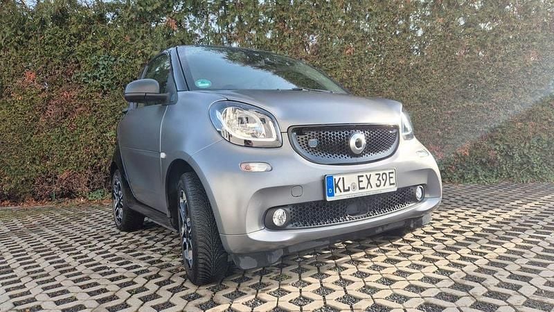 Schwarz Gebraucht 2019 Smart ForTwo Electric Drive Cabrio | 10.500 € (Fairer Preis) - Bild 1/4