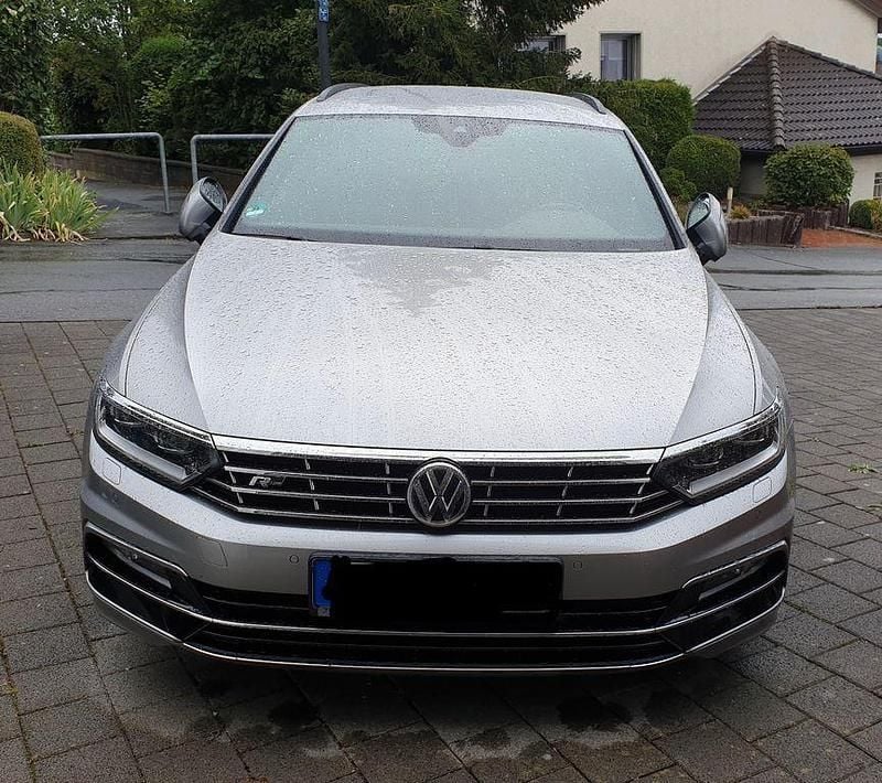 Silber Gebraucht 2015 VW Passat R-line Kombi | 15.299 € (Etwas zu teuer) - Bild 1/4