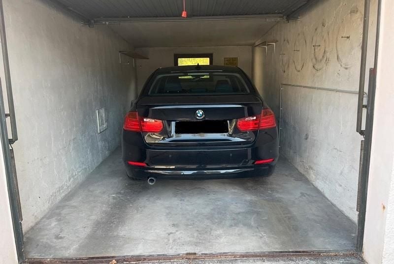 Gebraucht BMW 316 115 PS (84 kW) 2012 Schwarz Limousine