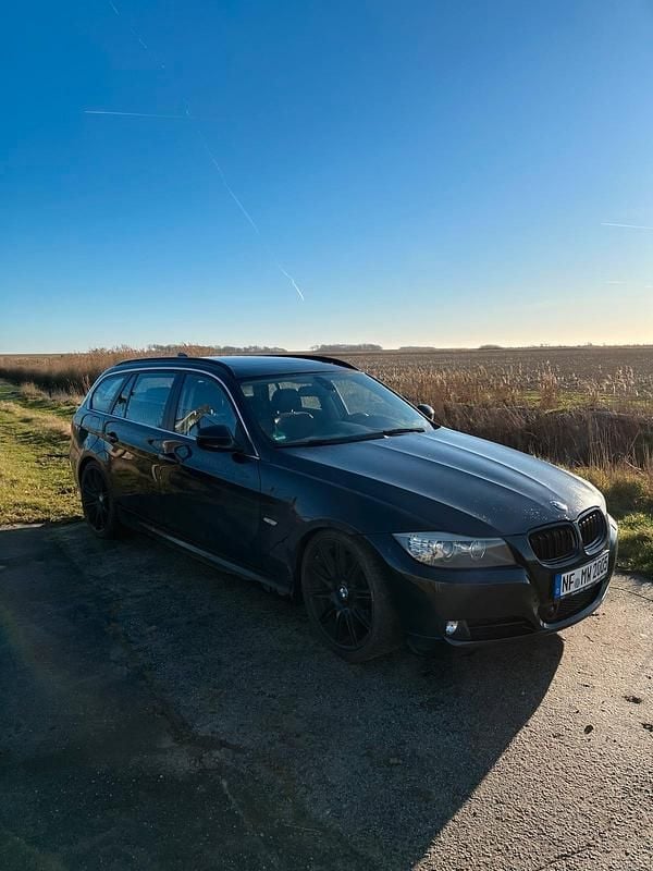 Gebraucht BMW 325 204 PS (150 kW) 2010 Schwarz Kombi