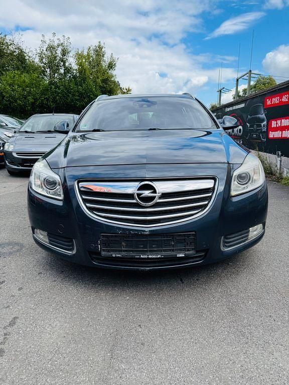 Gebraucht Opel Insignia Edition 131 PS (96 kW) 2009 Blau Kombi