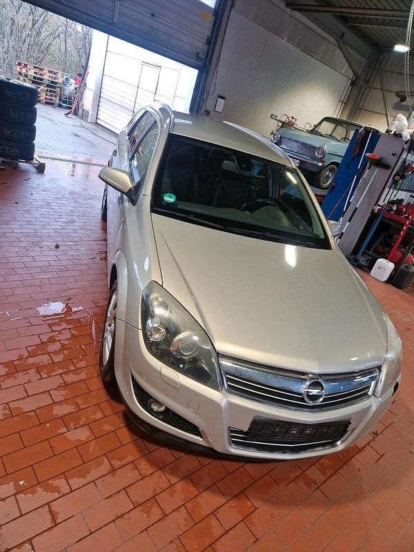 Gebraucht Opel Astra 120 PS (88 kW) 2009 Kombi