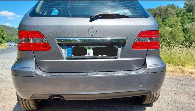 Gebraucht Mercedes B180 116 PS (85 kW) 2009 Grau Van / Kleinbus