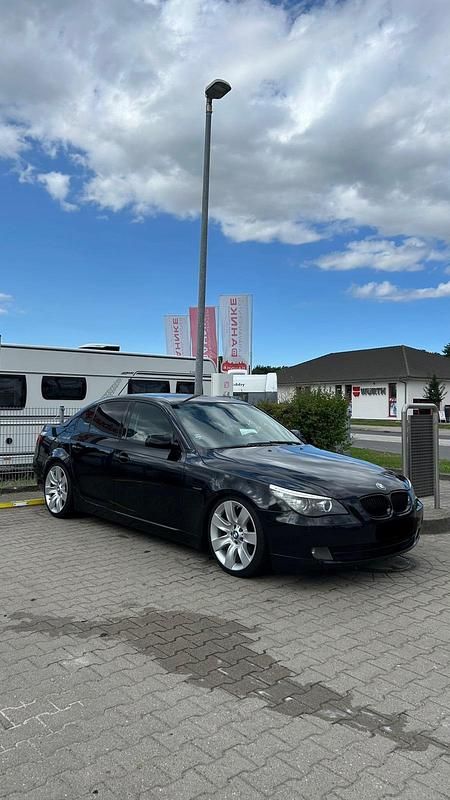 Gebraucht BMW 525 218 PS (160 kW) 2008 Schwarz Limousine