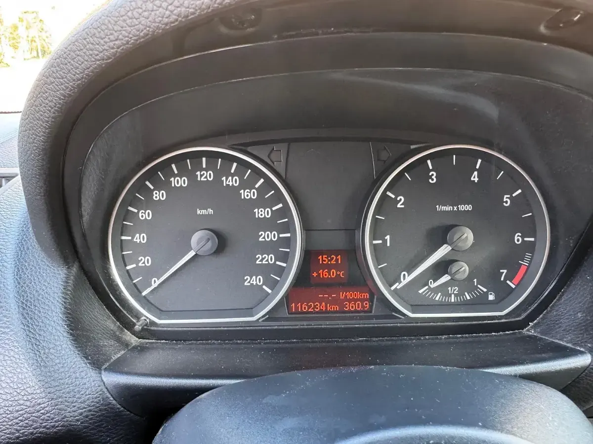 Gebraucht BMW 116 136 PS (100 kW) 2011 Silber Kleinwagen