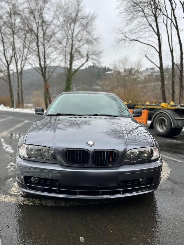 Gebraucht BMW 320 150 PS (110 kW) 2000 Grau Coupé