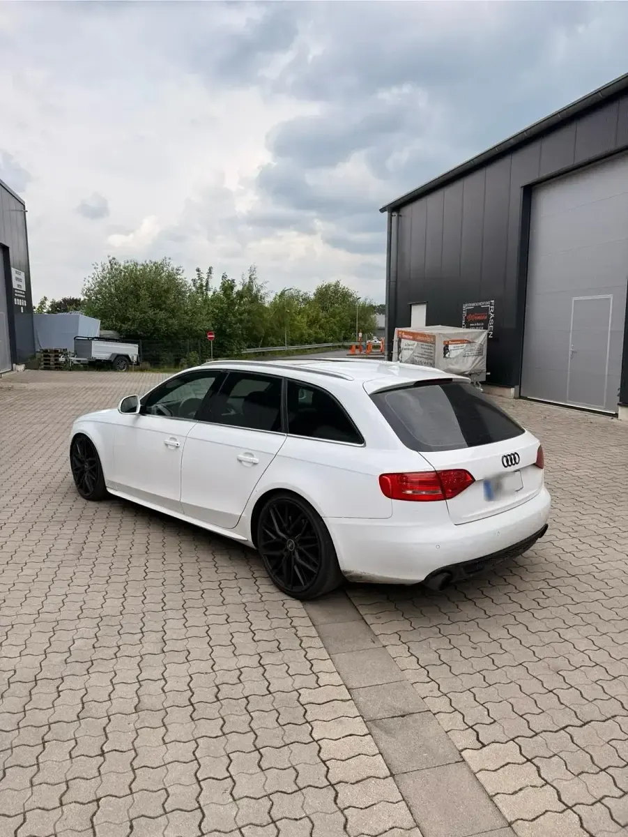 Używany Audi A4 350 KM (257 kW) 2009 Biały Kombi