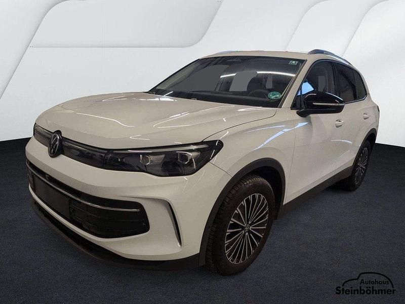 Gebraucht VW Tiguan Goal 150 PS (110 kW) 2025 Pure white (weiß) SUV
