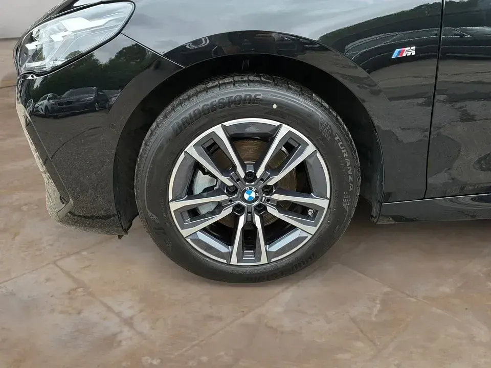 Gebraucht BMW 220 Active Tourer M Sport 163 PS (119 kW) 2025 Schwarz Van / Kleinbus
