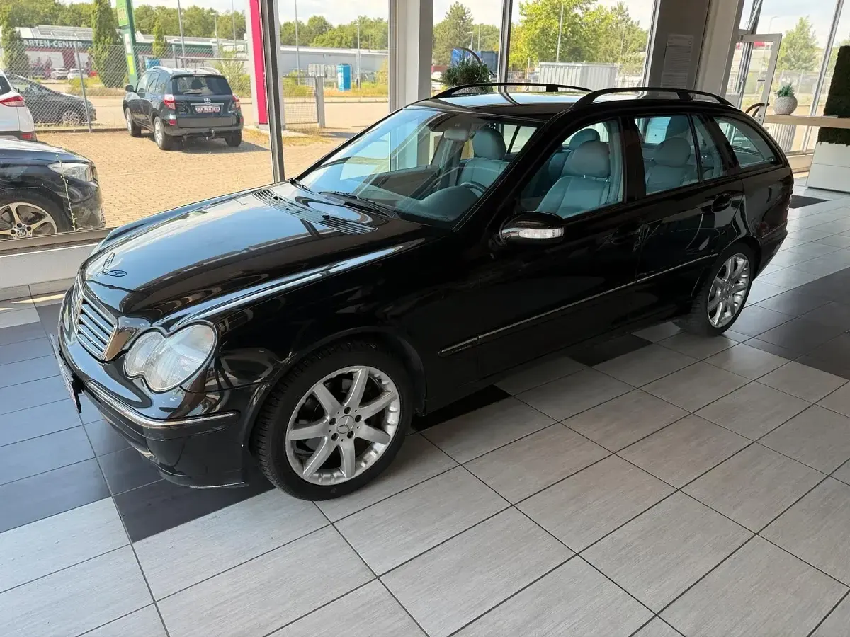 Gebraucht Mercedes C240 Avantgarde 170 PS (125 kW) 2003 Schwarz Kombi