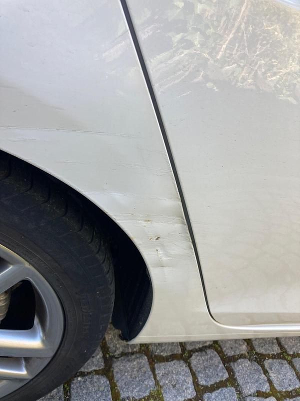 Gebraucht VW Golf VI 122 PS (89 kW) 2009 Weiß Kleinwagen