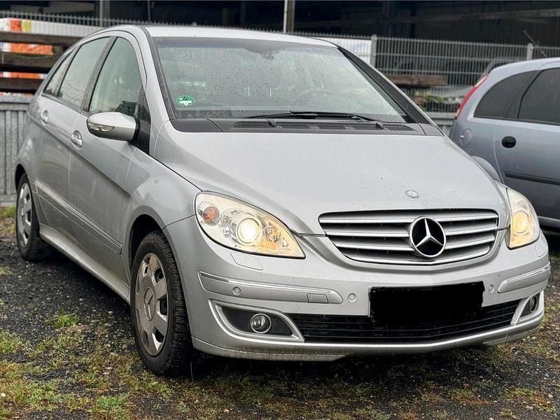 Silber Gebraucht 2006 Mercedes B200 Van / Kleinbus | 1.299 € - Bild 1/4