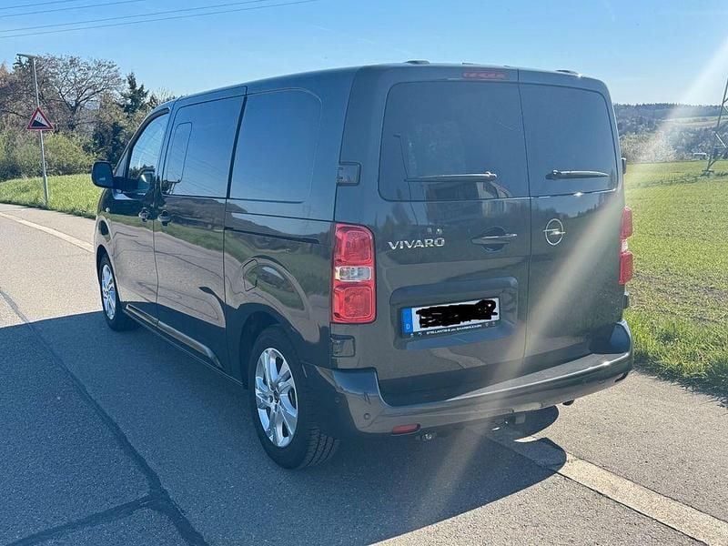 Gebraucht Opel Vivaro 177 PS (130 kW) 2025 Grau Van / Kleinbus