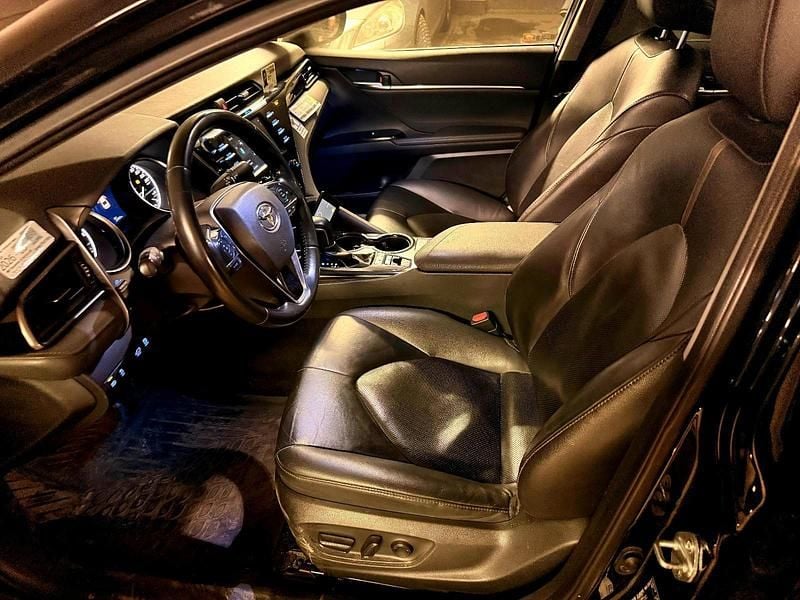 Gebraucht Toyota Camry 217 PS (159 kW) 2019 Schwarz Limousine