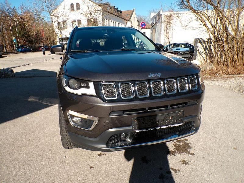 Gebraucht Jeep Compass Opening Edition 140 PS (102 kW) 2017 Grau SUV