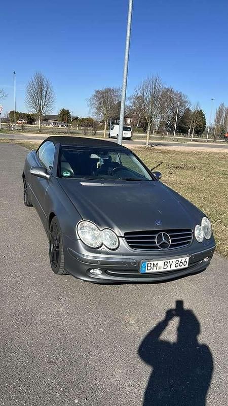 Grau Gebraucht 2003 Mercedes CLK240 Cabrio | 2.750 € (Superpreis) - Bild 1/4