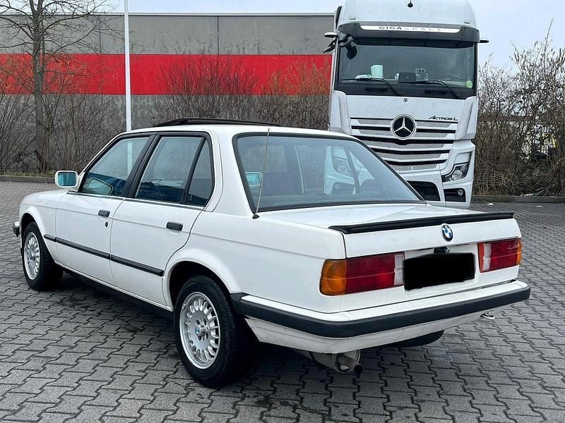 Gebraucht BMW 318 1987 Weiß Limousine
