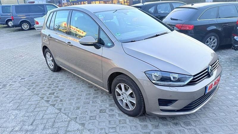 Gebraucht VW Golf Sportsvan Trendline 110 PS (80 kW) 2015 Pyramid gold metallic Van / Kleinbus