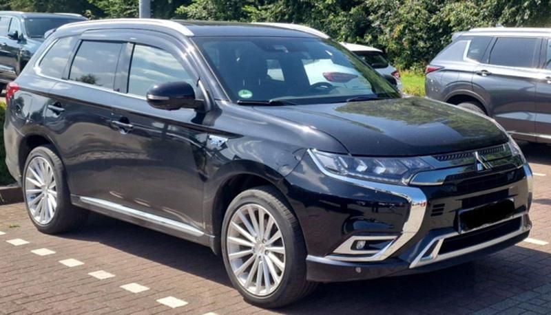 Schwarz Gebraucht 2019 Mitsubishi Outlander P-HEV Top SUV | 20.500 € (Guter Preis) - Bild 1/2