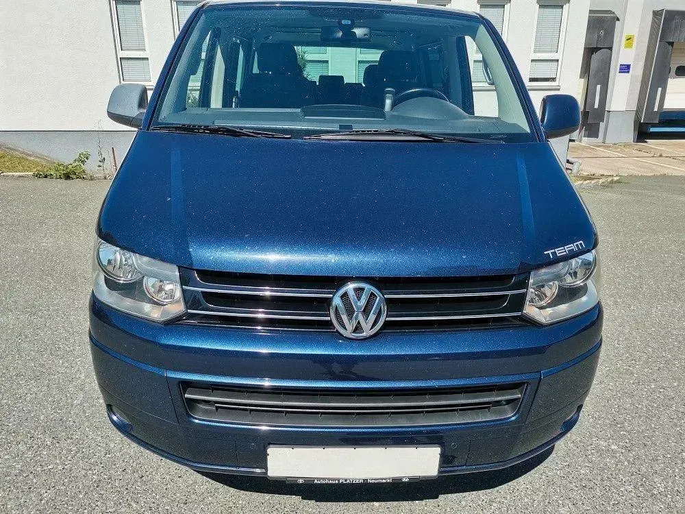 Gebraucht VW Multivan Team 179 PS (131 kW) 2011 Blau Van / Kleinbus