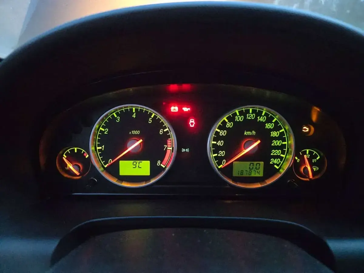 Gebraucht Ford Mondeo Ambiente 125 PS (91 kW) 2002 Blau Kombi