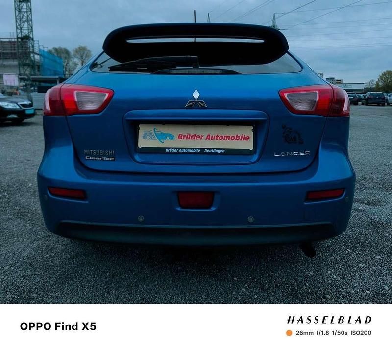 Gebraucht Mitsubishi Lancer Sportback 117 PS (86 kW) 2011 Blau Limousine