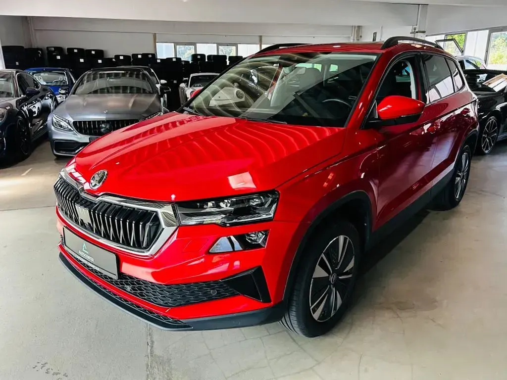 Gebraucht Skoda Karoq Selection 150 PS (110 kW) 2024 Rot SUV