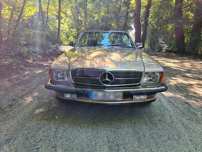 Gebraucht Mercedes 560 231 PS (169 kW) 1987 Gold Cabrio
