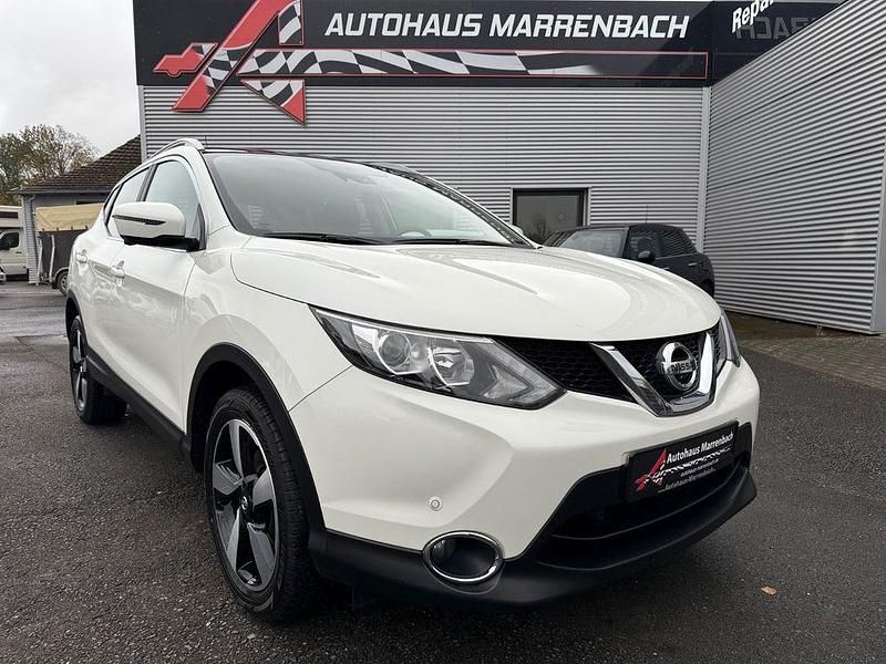 Weiß Gebraucht 2017 Nissan Qashqai Acenta SUV | 14.999 € (Fairer Preis) - Bild 1/4