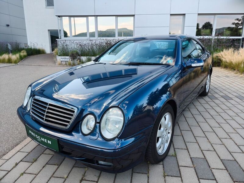 Blau Gebraucht 2000 Mercedes CLK200 Avantgarde | 8.976 € - Bild 1/4