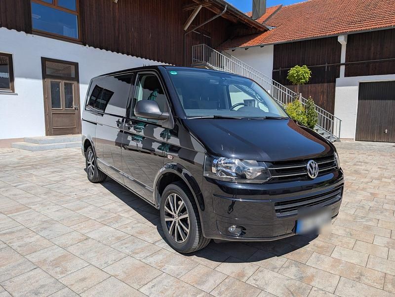 Schwarz Gebraucht 2014 VW T5 Startline Van | 28.900 € - Bild 1/4