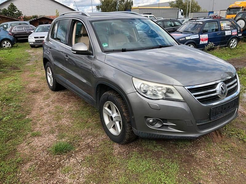 Grau Gebraucht 2008 VW Tiguan Sportline SUV | 6.350 € (Fairer Preis) - Bild 1/4