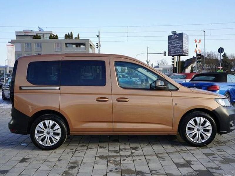 Gebraucht VW Caddy Basis 122 PS (89 kW) 2022 Gold Van / Kleinbus