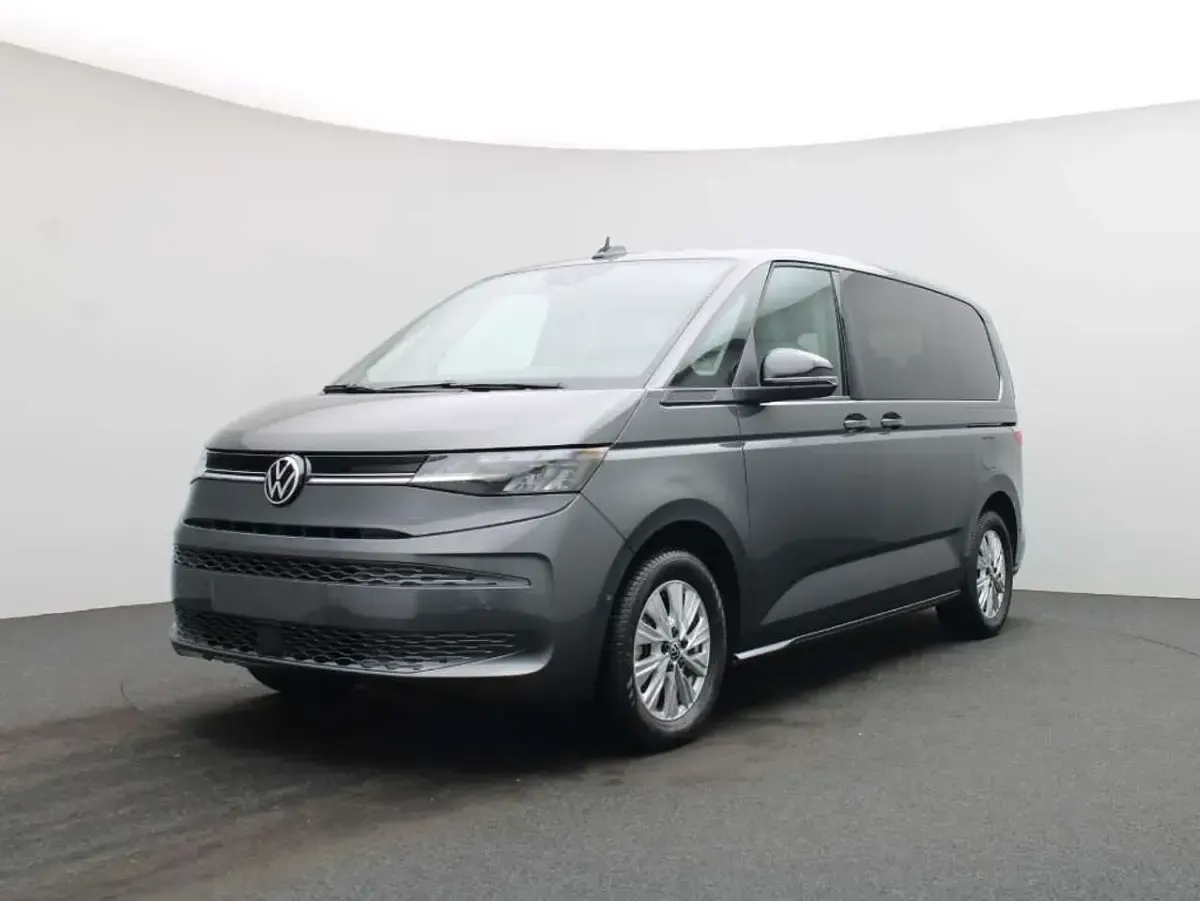 Gebraucht VW Multivan Life 150 PS (110 kW) 2025 Grau Van / Kleinbus