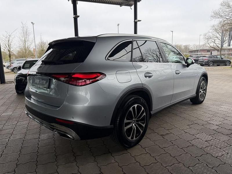 Gebraucht Mercedes GLC220 Advanced Plus 197 PS (144 kW) 2025 Silber SUV