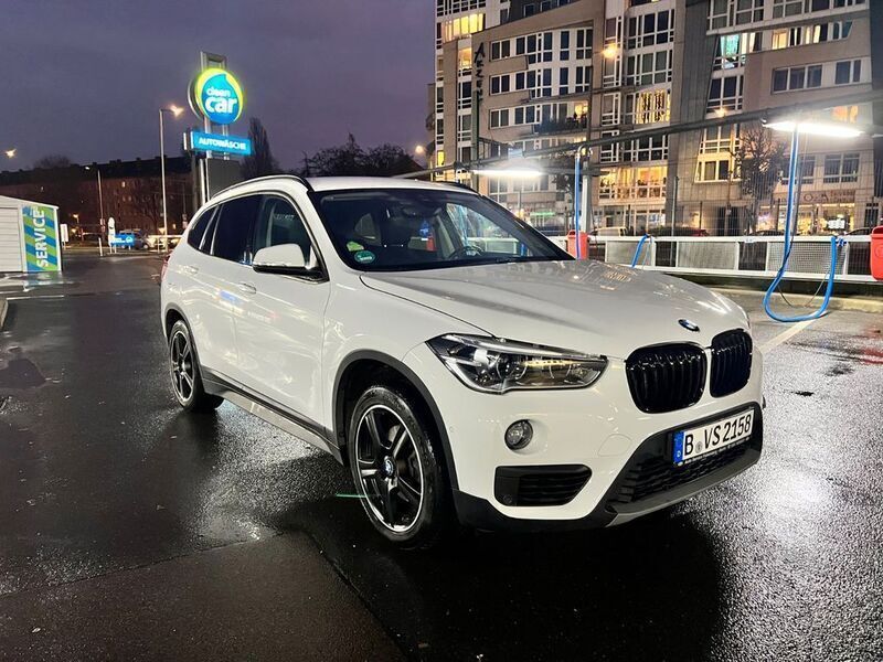 Weiß Gebraucht 2016 BMW X1 SUV | 22.500 € (Teuer) - Bild 1/4