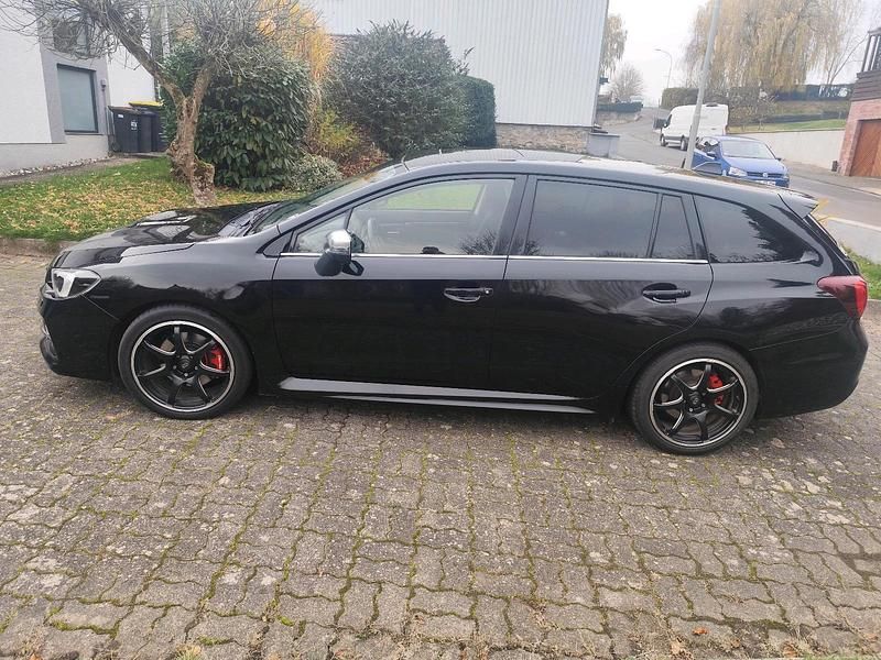 Schwarz Gebraucht 2016 Subaru Levorg GT Kombi | 15.500 € - Bild 1/4