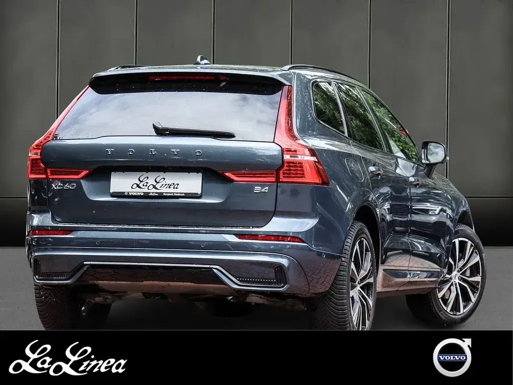 Gebraucht Volvo XC60 Plus 197 PS (144 kW) 2022 Andere farbe SUV