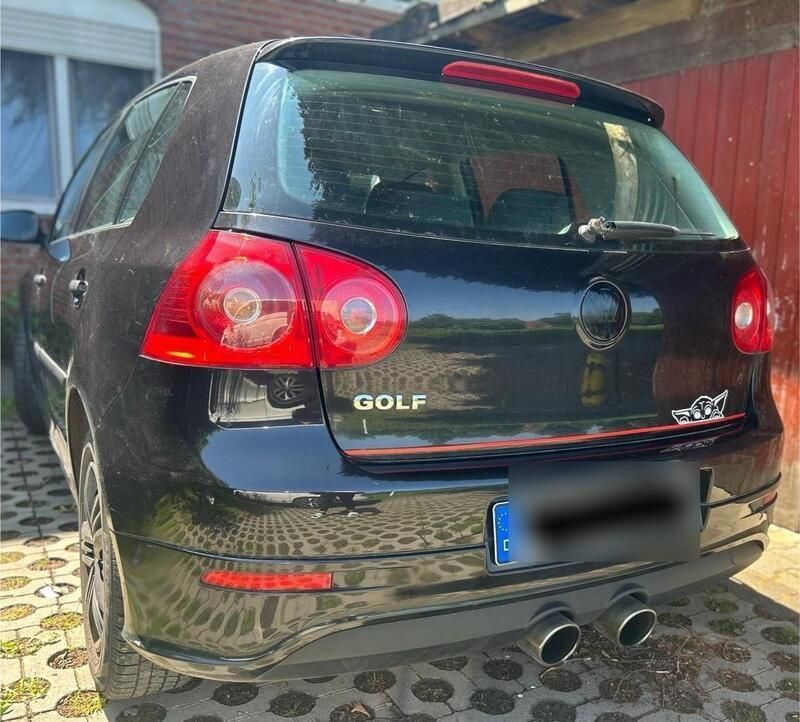 Schwarz Gebraucht 2004 VW Golf V Kleinwagen | 2.499 € (Fairer Preis) - Bild 1/4