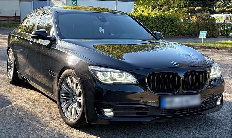 Usata BMW 730 258 CV (189 kW) 2012 Nero Berlina