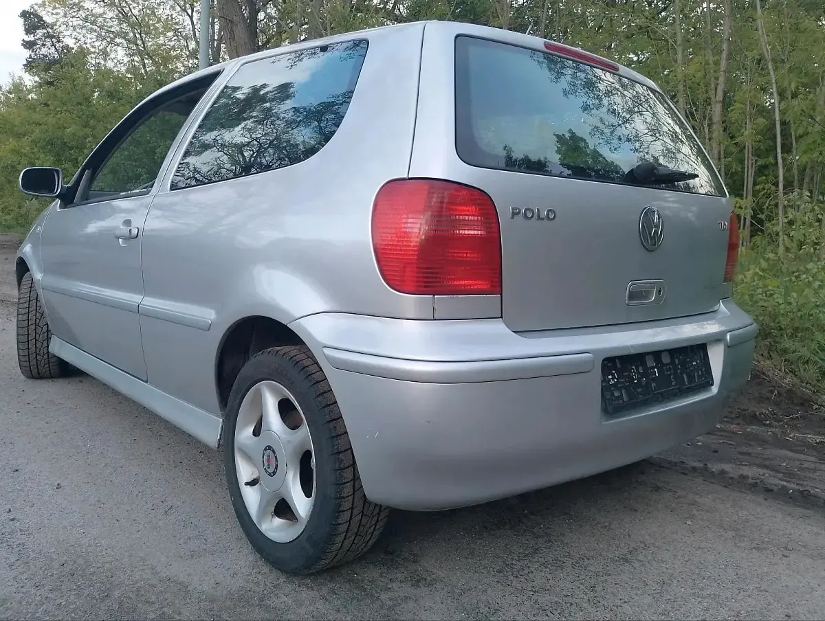 Używany VW Polo Edition 75 KM (55 kW) 2000 Srebrny Hatchback