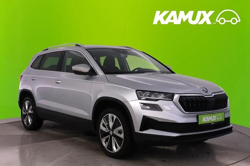 Silber / grau Gebraucht 2024 Skoda Karoq SUV | 28.400 € (Superpreis) - Bild 1/4