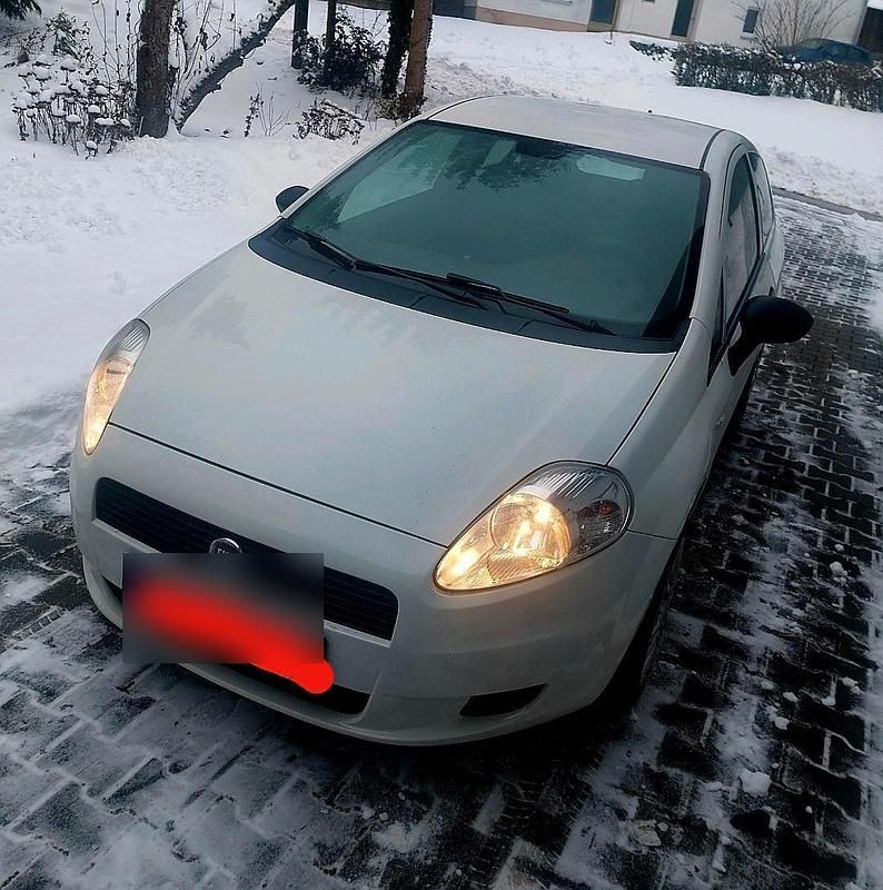 Gebraucht Fiat Punto 68 PS (50 kW) 2012 Weiß Kleinwagen